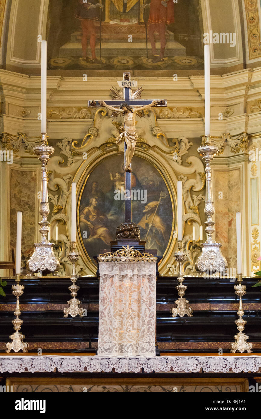 Pavie, Italie. Le 16 novembre 2017. Le tabernacle de l'Eucharistie dans 'Chiesa dei Santi Gervasio e Protasio Martiri' Banque D'Images