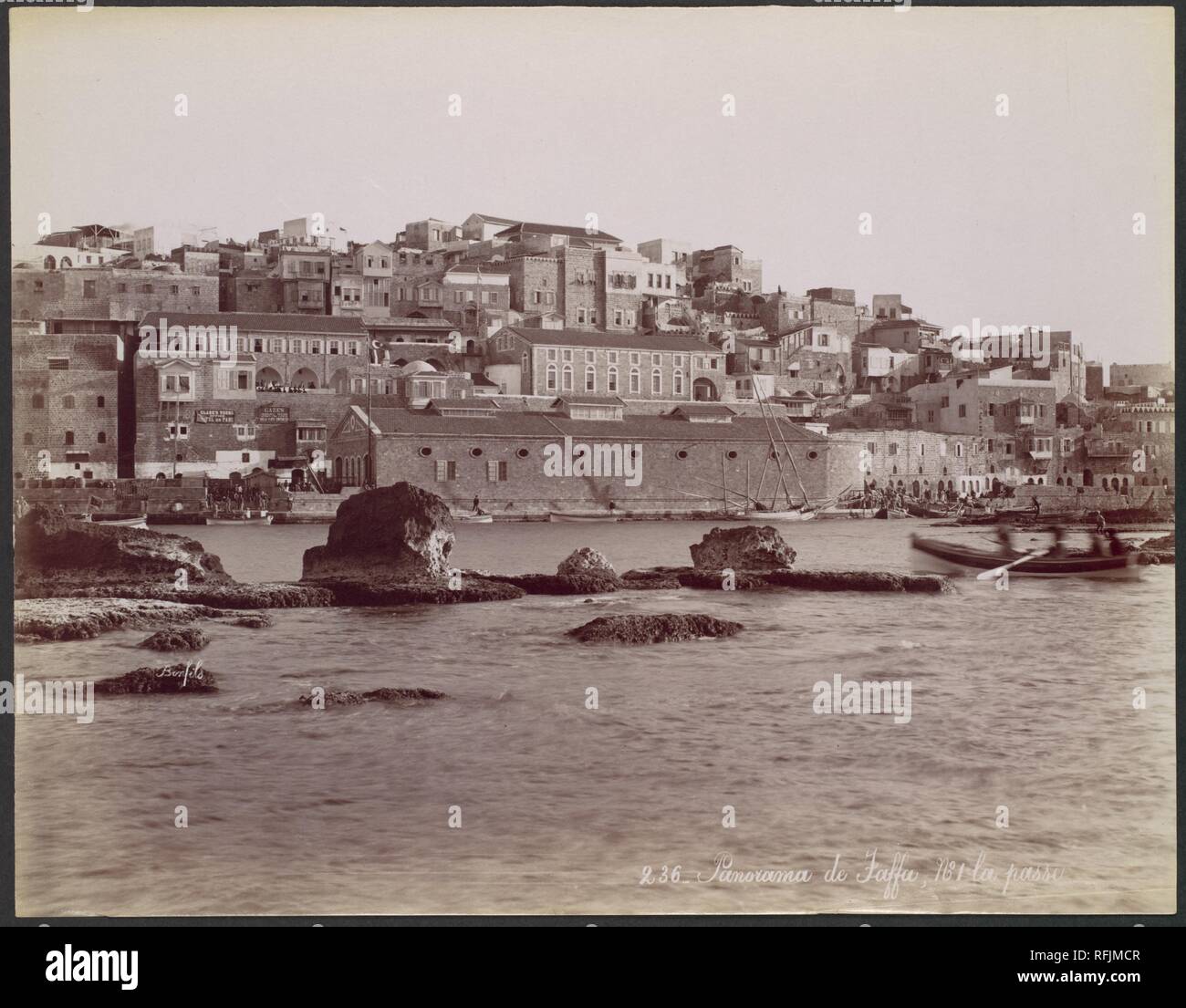 Panorama de Jaffa. Artiste : Félix Bonfils (Français, 1831-1885). Date : ca. 1880. Musée : Metropolitan Museum of Art, New York, USA. Banque D'Images