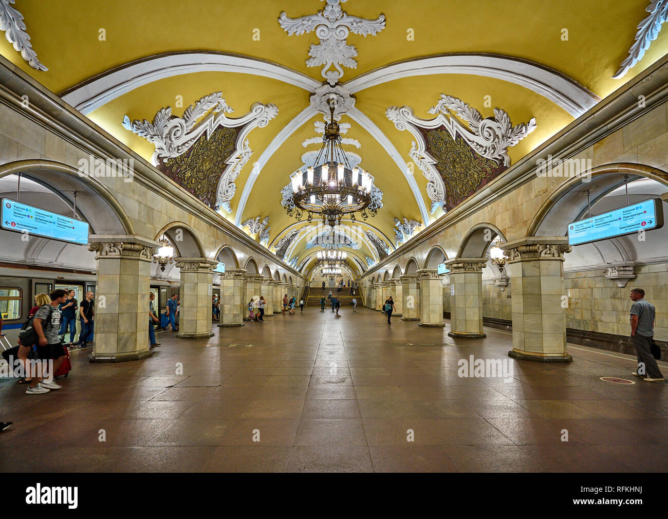 La station de métro Komsomolskaya, Moscou, Russie Banque D'Images