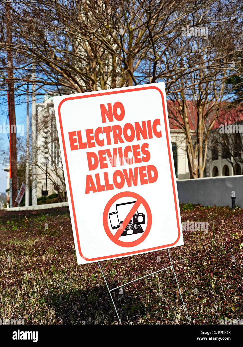Pas d'appareils électroniques autorisés panneau d'avertissement ou attention. Banque D'Images