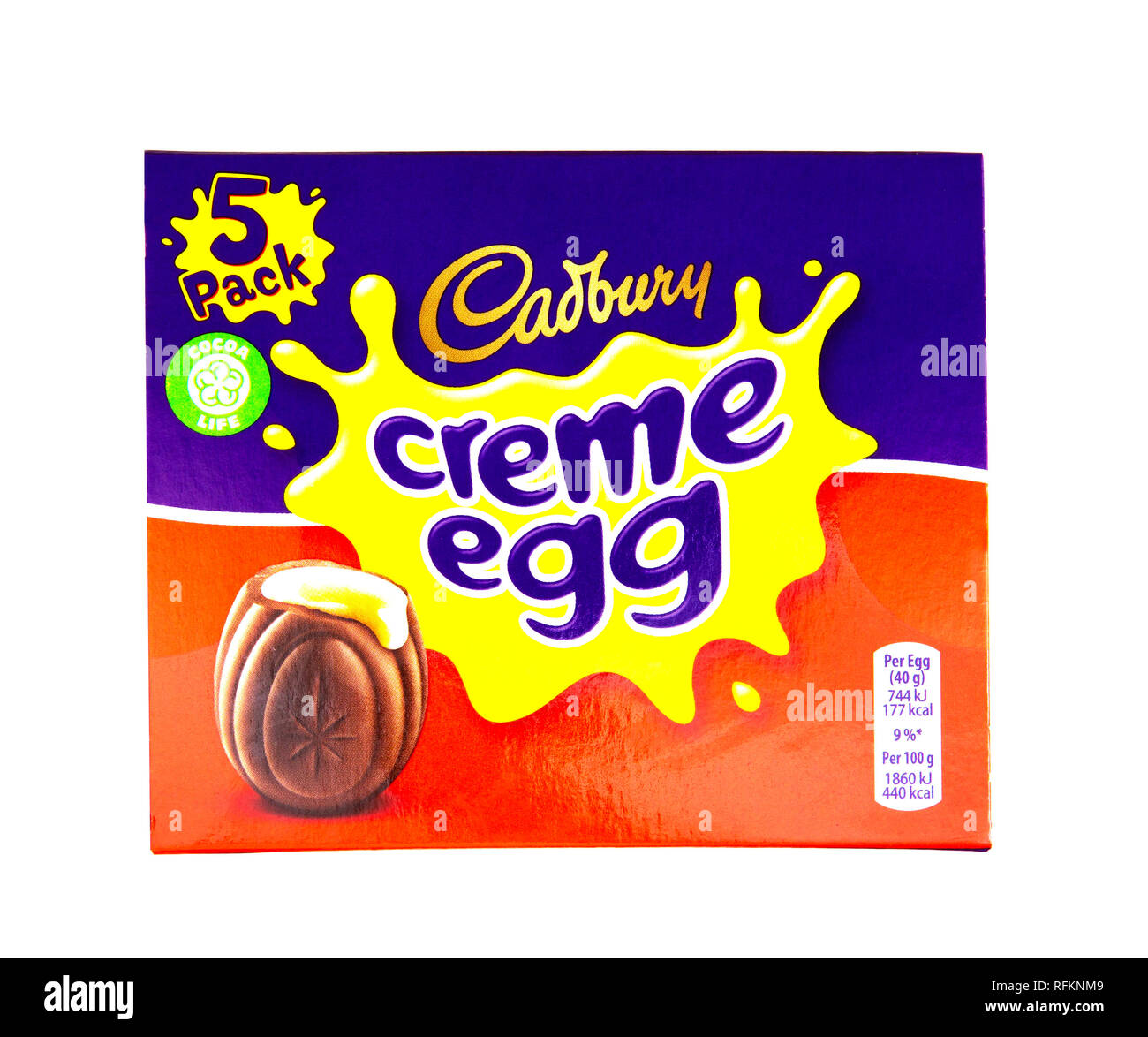 SWINDON, UK - 26 janvier 2019 - 5 pack d'œufs Cadbury creme isolé sur fond blanc Banque D'Images