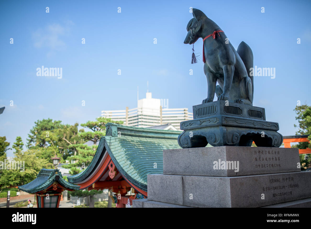 Statue D Un Renard Tenant Une Cle En Face De Fushimi Inari Shrine In Ward A Kyoto Japon Photo Stock Alamy Statue D Un Renard Tenant Une Cle En Face De Fushimi Inari Shrine In Ward A Kyoto Japon Photo Stock Alamy
