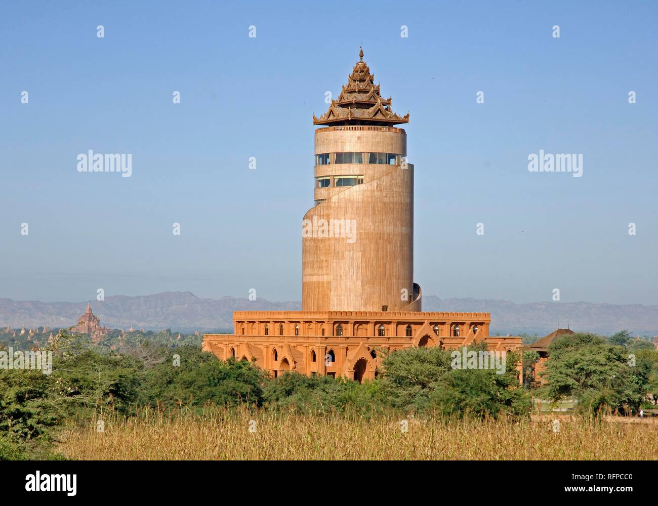 Construction d'une nouvelle pagode à Pagan, Bagan, Myanmar, Birmanie Banque D'Images