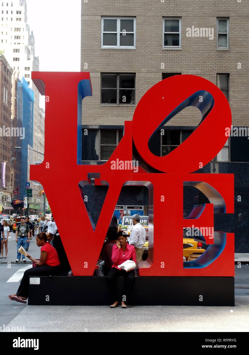 USA, United States of America, New York City : statue sur la 7ème Avenue, Midtown. Banque D'Images