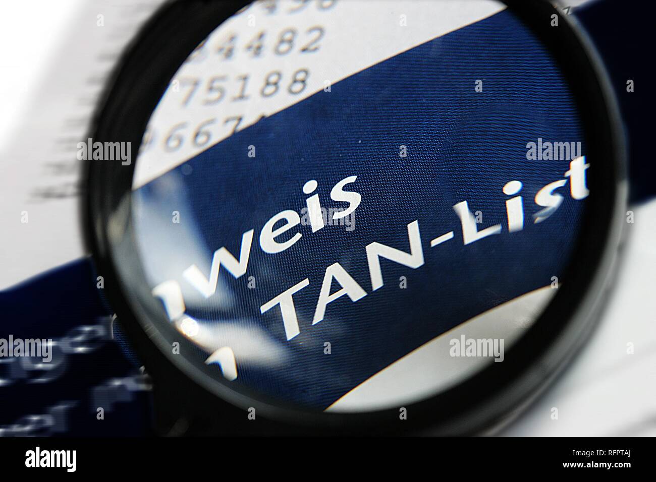 DEU, Allemagne : TAN des chiffres, des numéros d'action Trans, numéro de code de sécurité pour l'utilisation des services bancaires par internet. Économie photo symbolique Banque D'Images