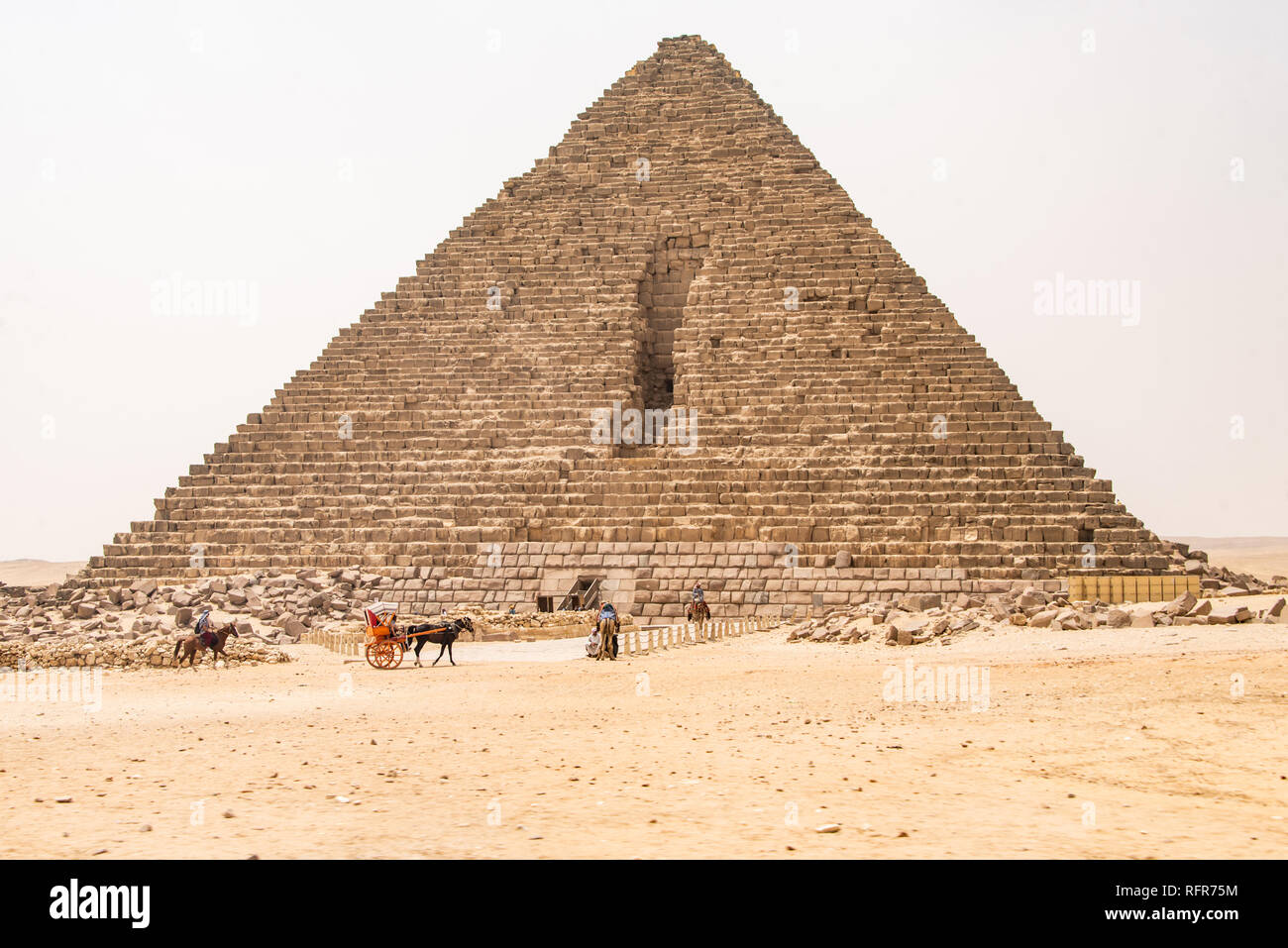 Le Caire, Egypte 25.05.2018 Les grandes pyramides de Gizeh dans le désert près du Caire en Egypte le patrimoine culturel de l'UNESCO Banque D'Images