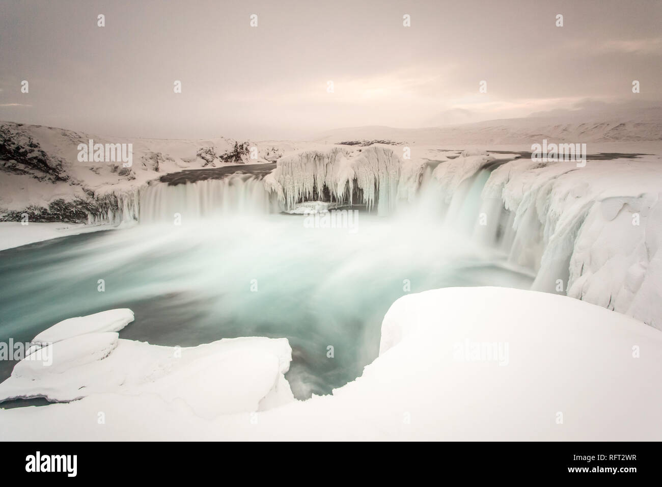 La cascade de glace, Godafoss, en hiver, l'Islande Banque D'Images