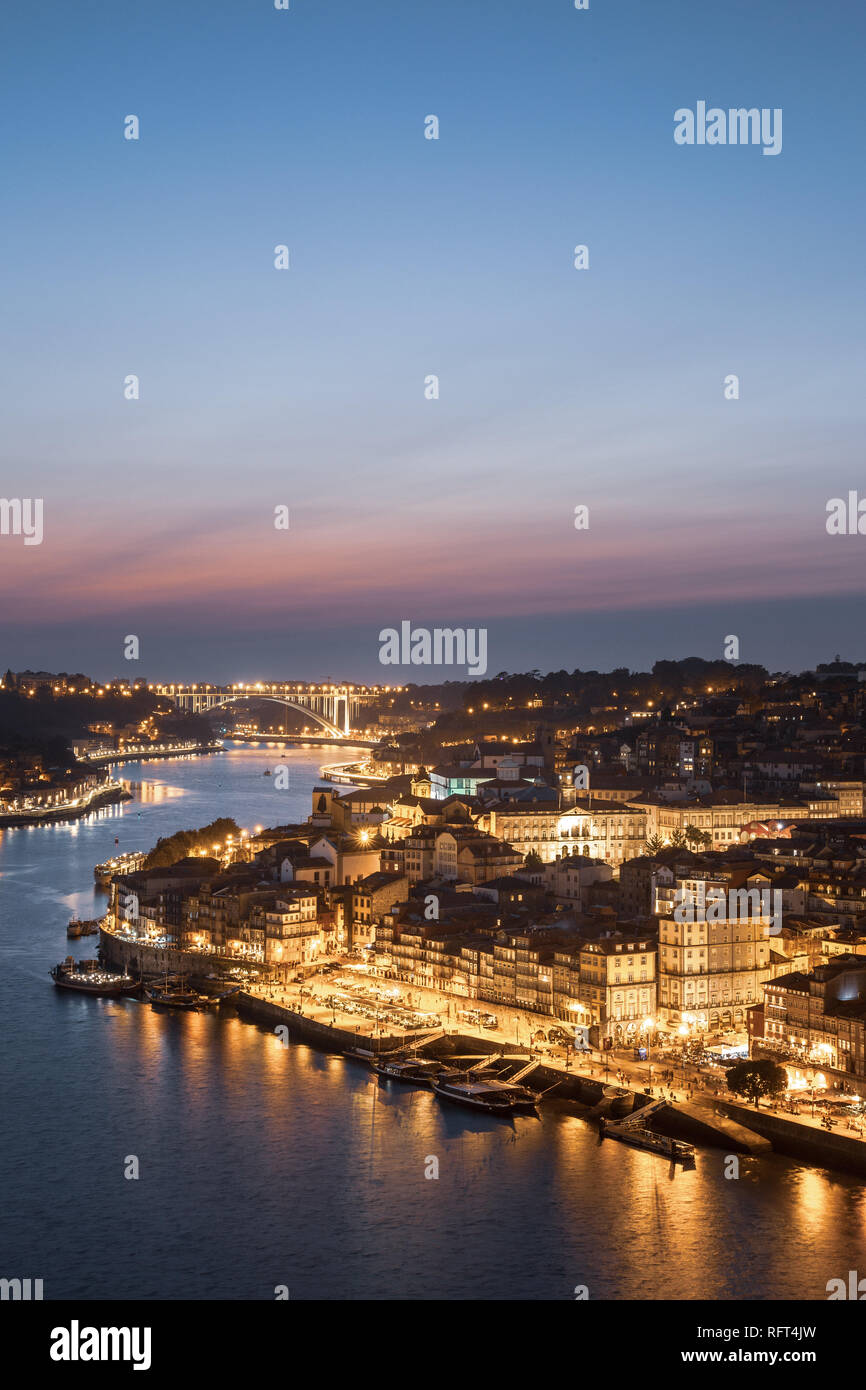 Porto, ville au coucher du soleil, le Portugal, l'Europe Banque D'Images