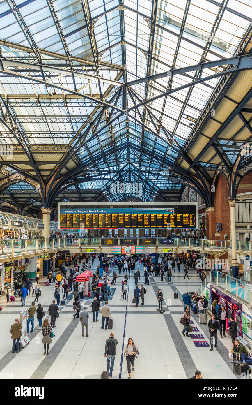 La gare de Liverpool Street, Londres, Angleterre, Royaume-Uni, Europe Banque D'Images