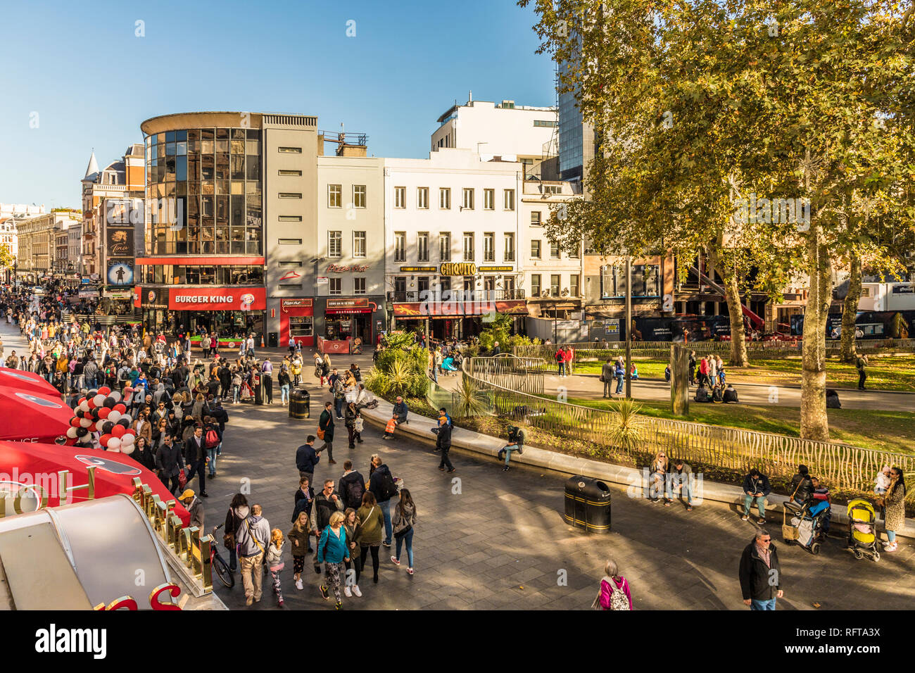 Une vue sur Leicester Square, Londres, Angleterre, Royaume-Uni, Europe Banque D'Images
