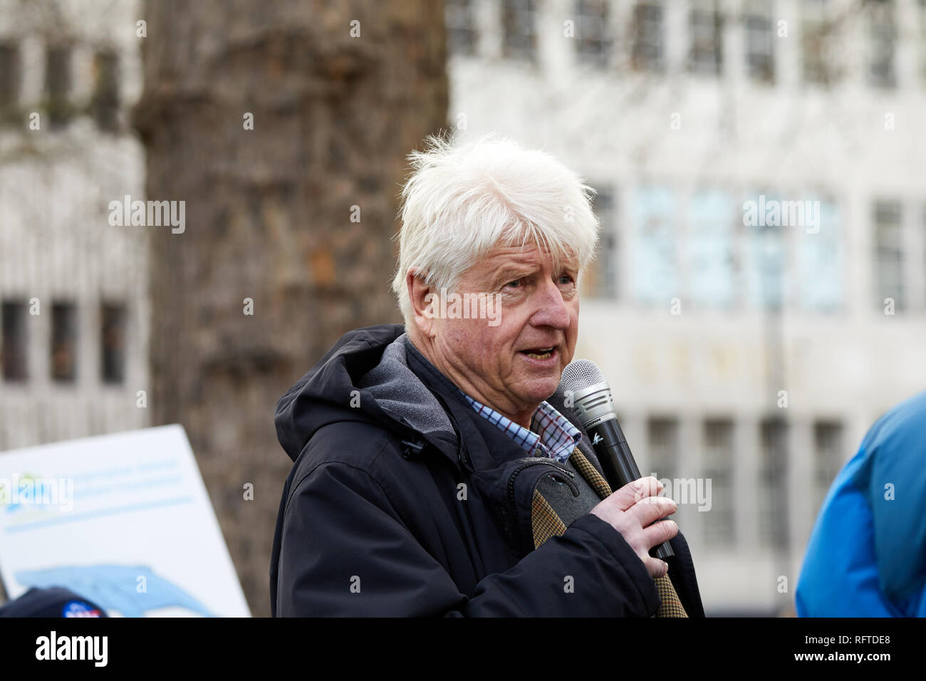 Londres, Royaume-Uni. - Jan 26, 2019 : Stanley Johnson s'exprimant lors d'une protestation contre le Japon de reprendre la chasse commerciale. Crédit : Kevin J. Frost/Alamy Live News Banque D'Images
