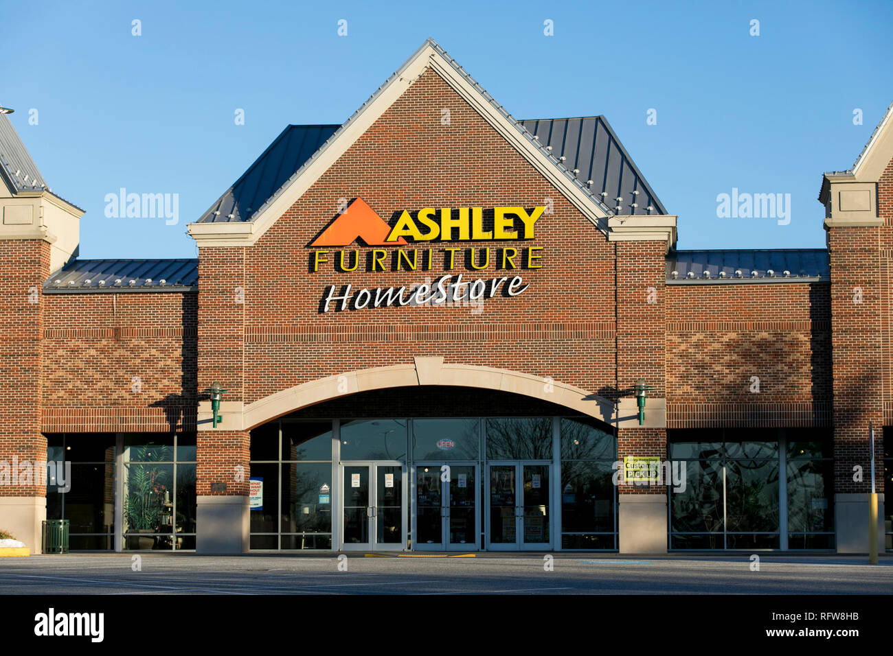 Un logo affiche à l'extérieur d'une Ashley Furniture HomeStore store de Frederick, Maryland, le 22 janvier 2019. Banque D'Images