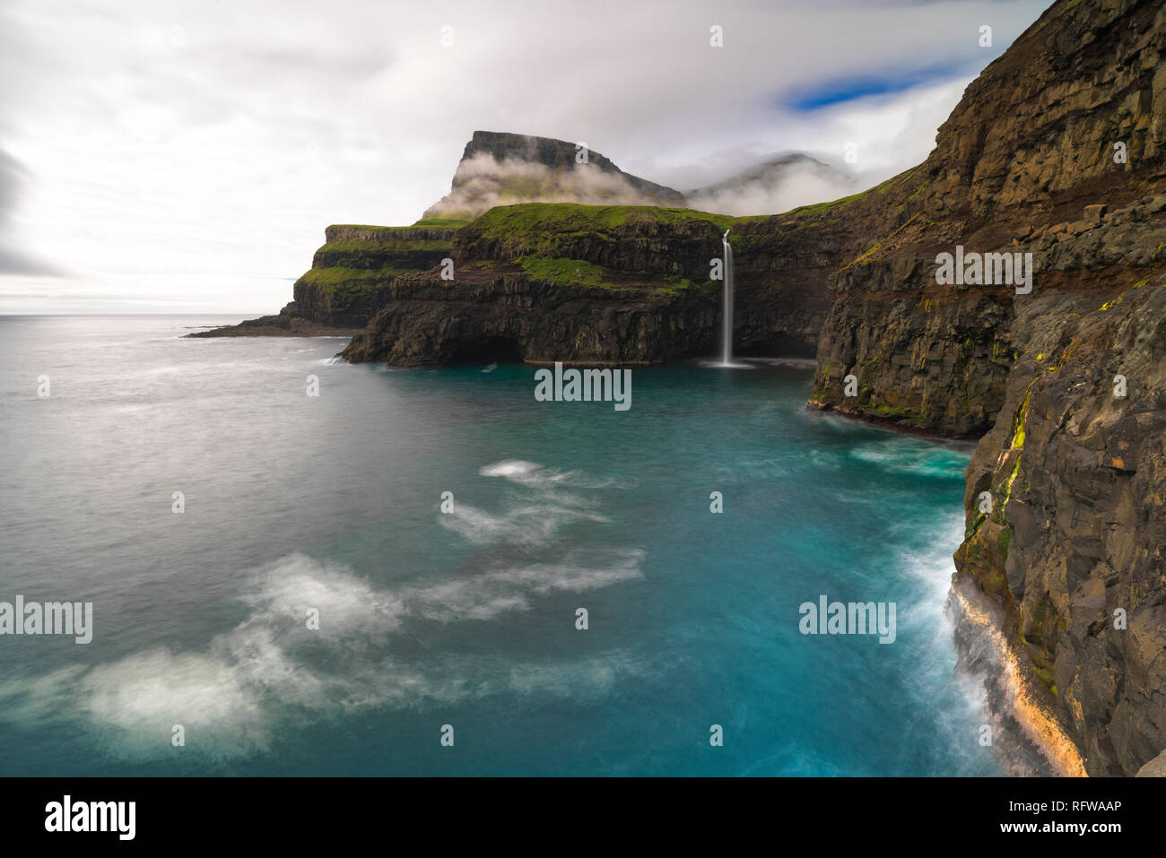 Cascade de Gasadalur, Vagar et island, îles Féroé, Danemark, Europe Banque D'Images