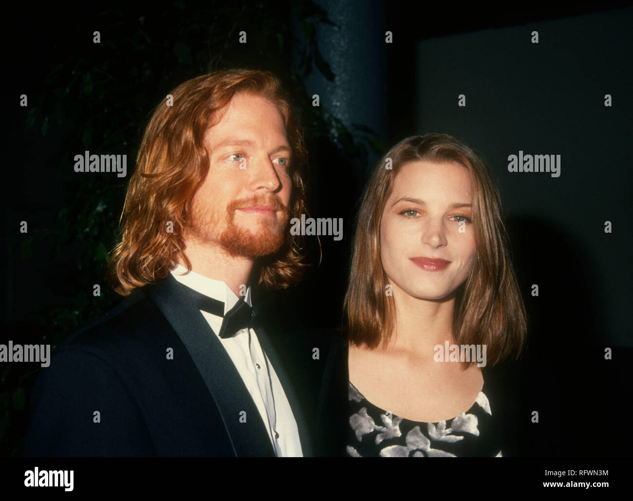 HOLLYWOOD, CA - le 13 novembre : l'Acteur Eric Stoltz et l'actrice Bridget Fonda assister à la Hollywood Entertainment Museum Legacy Awards du cinquième rapport annuel le 13 novembre 1993, à l'Hollywood Palladium à Hollywood, Californie. Photo de Barry King/Alamy Stock Photo Banque D'Images