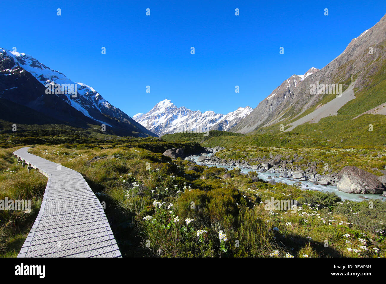 / L'Aoraki Mount Cook le long de la piste de la vallée de Hooker, île du Sud, Nouvelle-Zélande Banque D'Images