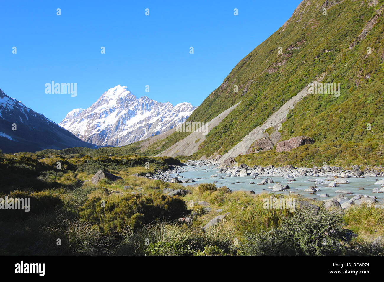 / L'Aoraki Mount Cook le long de la piste de la vallée de Hooker, île du Sud, Nouvelle-Zélande Banque D'Images
