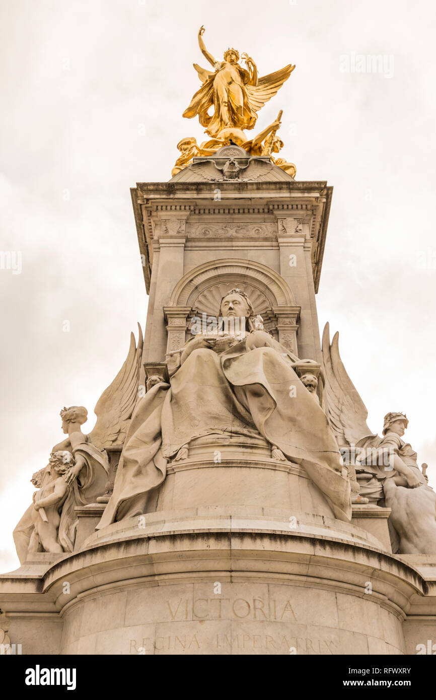 Le Queen Victoria Memorial à Buckingham Palace, Londres, Angleterre, Royaume-Uni, Europe Banque D'Images