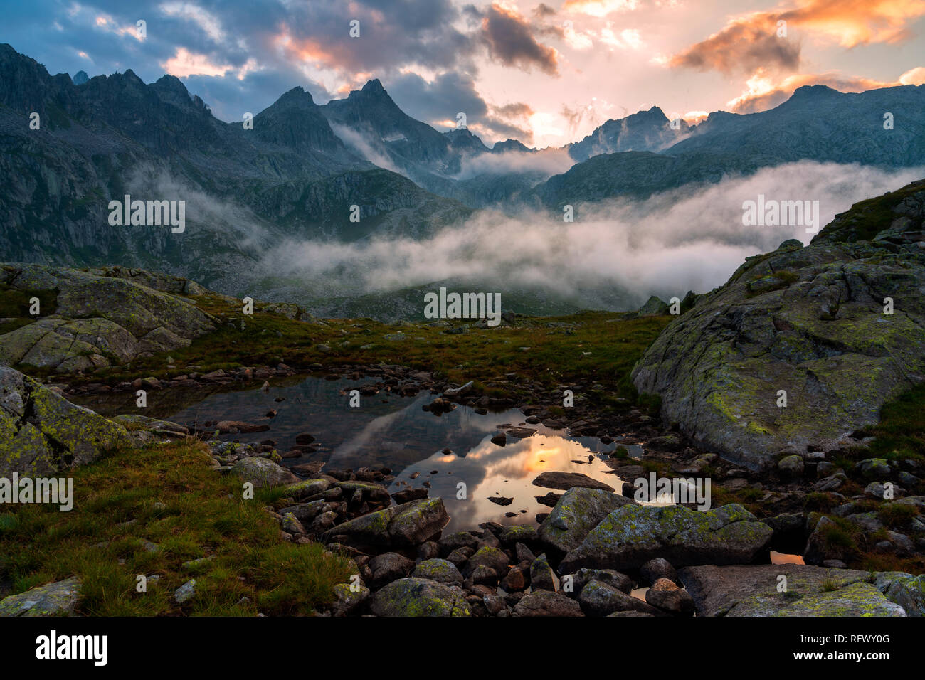 Parc Naturel Adamello Brenta au coucher du soleil dans le Trentin-Haut-Adige, Italie, Europe Banque D'Images