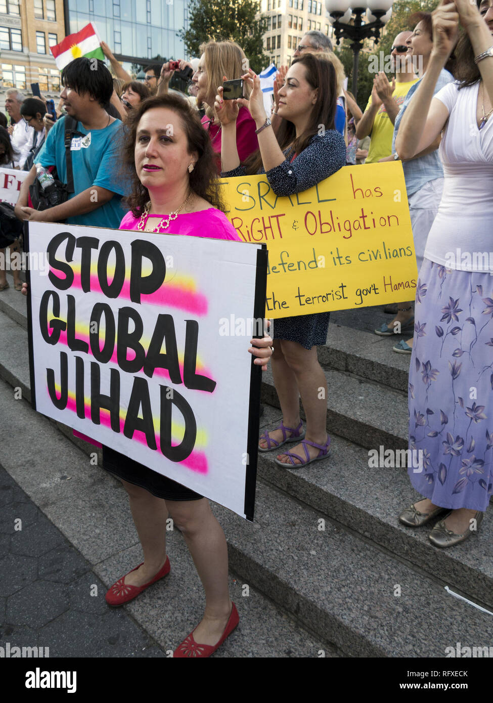 Manifestation en soutien d'Israël et les minorités religieuses persécutées sous l'Islam à Union Square à New York, le 17 août 2014. Banque D'Images