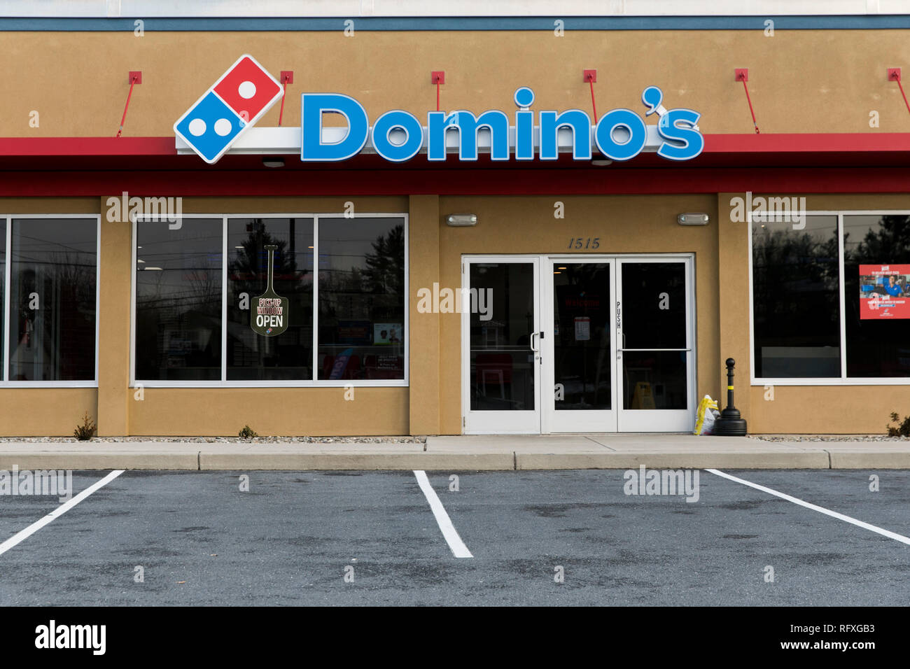 Un logo affiche à l'extérieur d'un Domino's Pizza Restaurant lieu de Chambersburg, Pennsylvanie le 25 janvier 2019. Banque D'Images