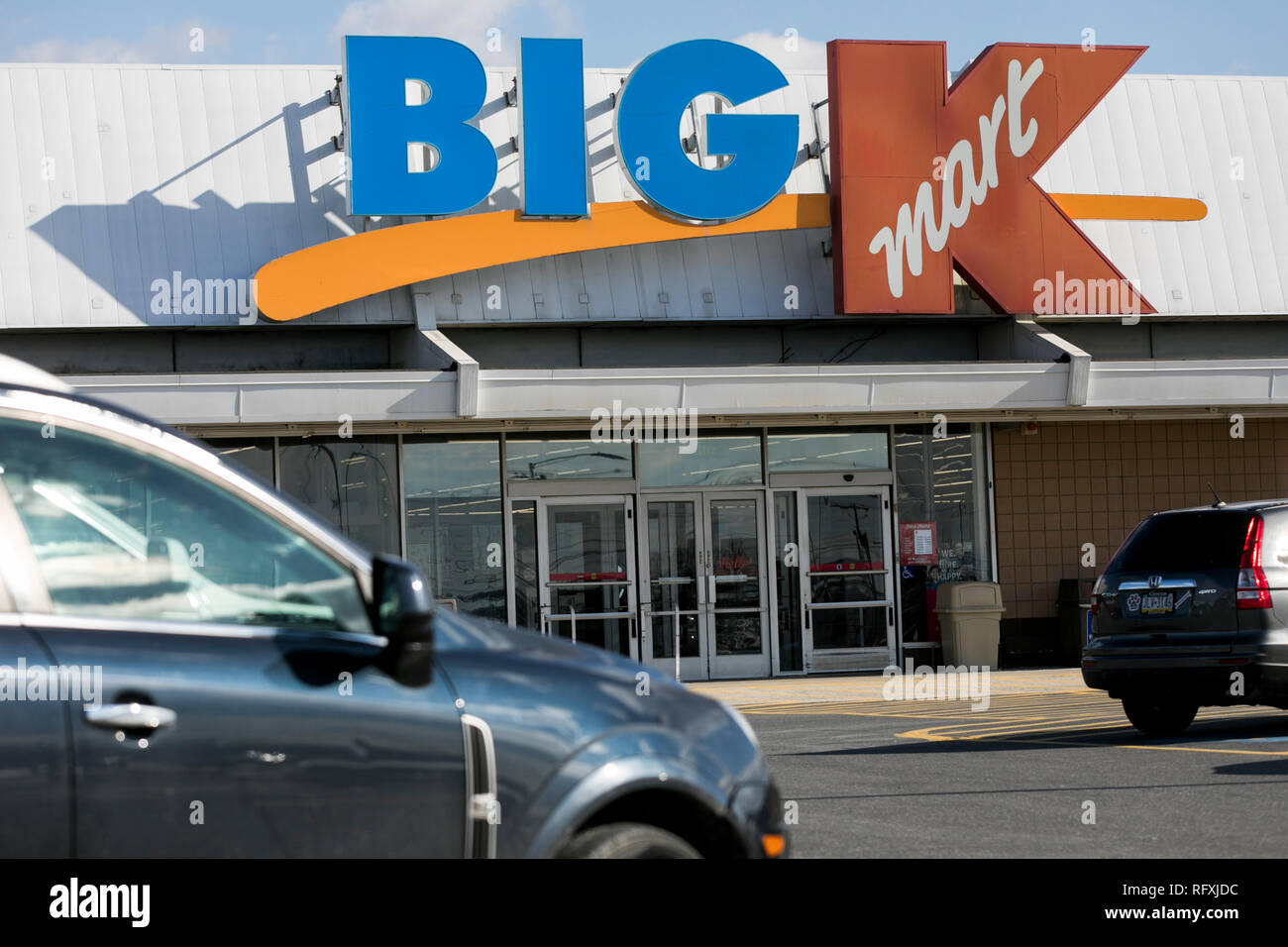 Un logo affiche à l'extérieur d'un grand magasin Kmart de Chambersburg, Pennsylvanie le 25 janvier 2019. Banque D'Images