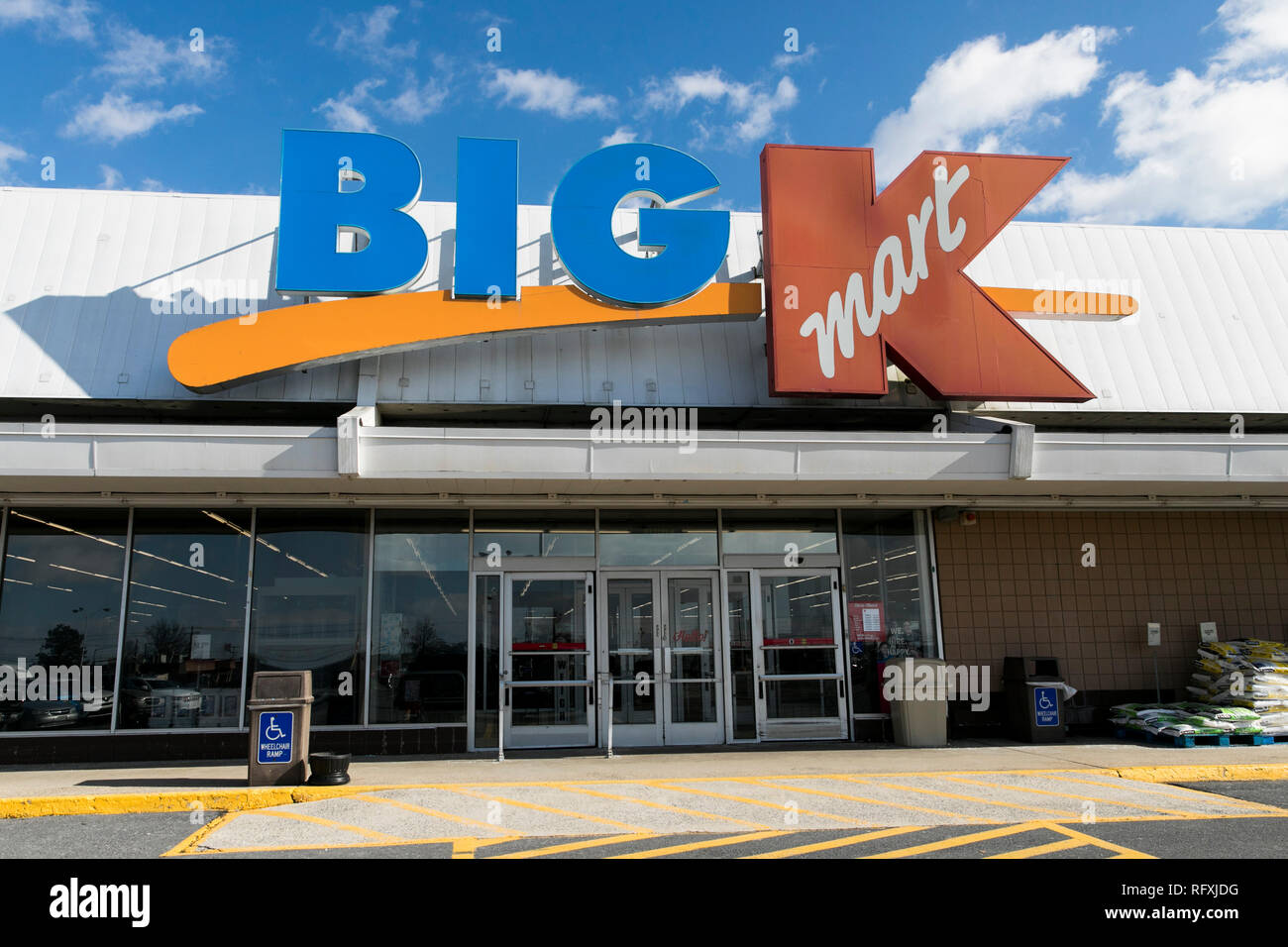 Un logo affiche à l'extérieur d'un grand magasin Kmart de Chambersburg, Pennsylvanie le 25 janvier 2019. Banque D'Images