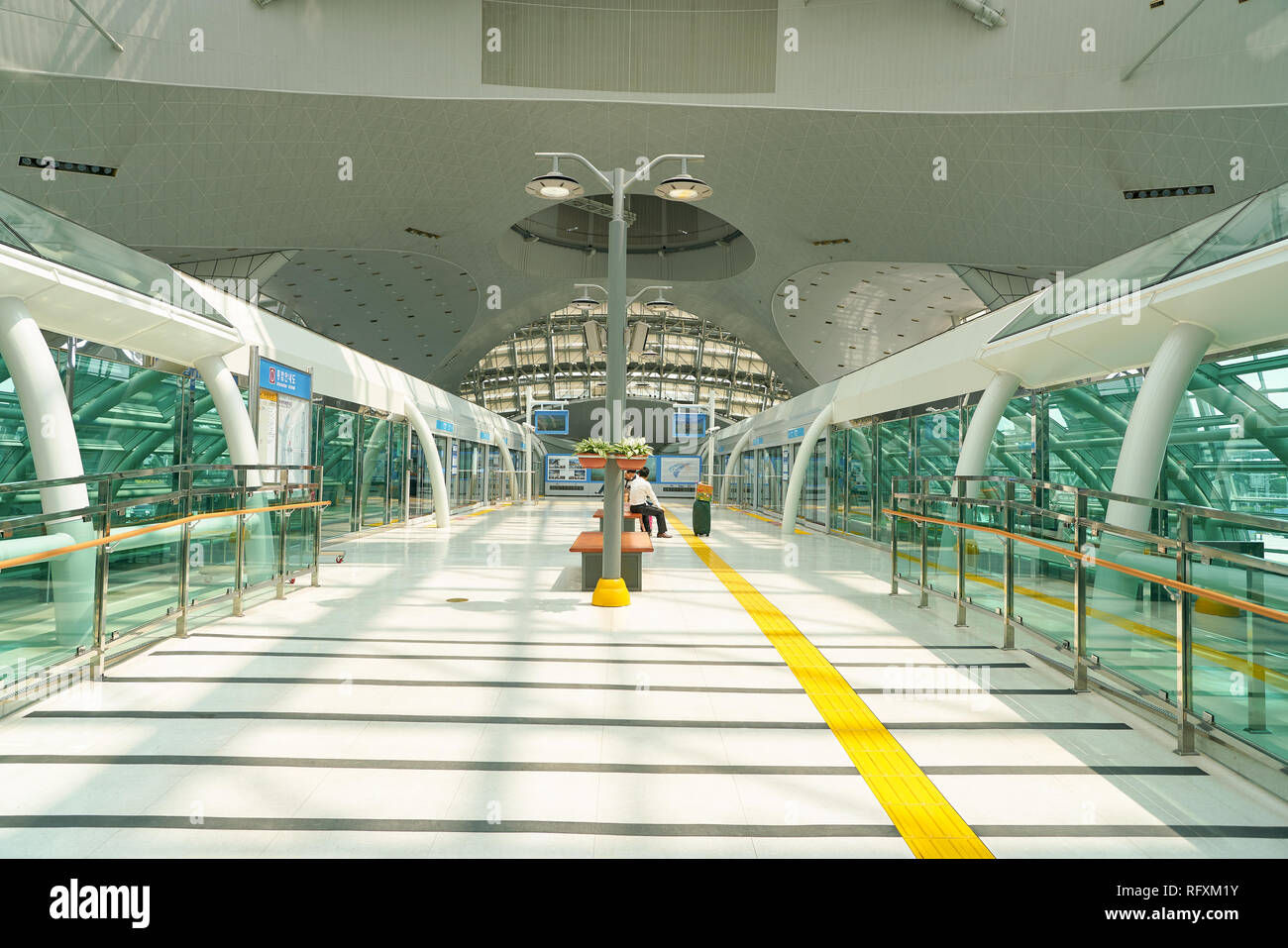 INCHEON, CORÉE DU SUD - circa 2017 MAI : la plateforme de la gare Maglev dans l'Aéroport International d'Incheon. Banque D'Images