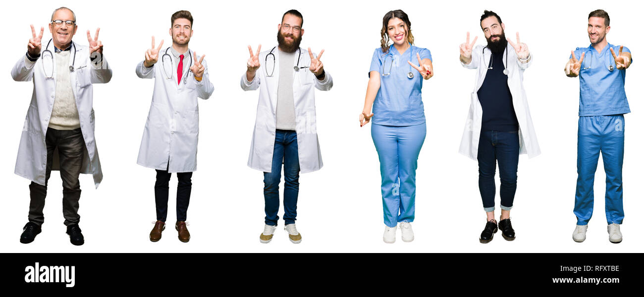 Collage de groupe de médecins et chirurgiens les plus isolés à l'arrière-plan blanc souriant à l'appareil photo montrant les doigts faisant signe de victoire. Numbe Banque D'Images