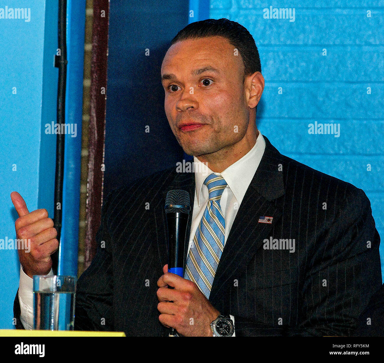 Frederick dans le Maryland, USA, 15 octobre 2012 Dan Bongino répond aux questions posées au cours de l'Frederick Comté parti républicain débat. Un Bongino anciens services secrets de l'agent spécial s'exécute en tant que candidat républicain pour le sénateur titulaire contre le sénateur Ben Cardin (démocrate) du Maryland Crédit : Mark Renstein MediaPunch / Banque D'Images