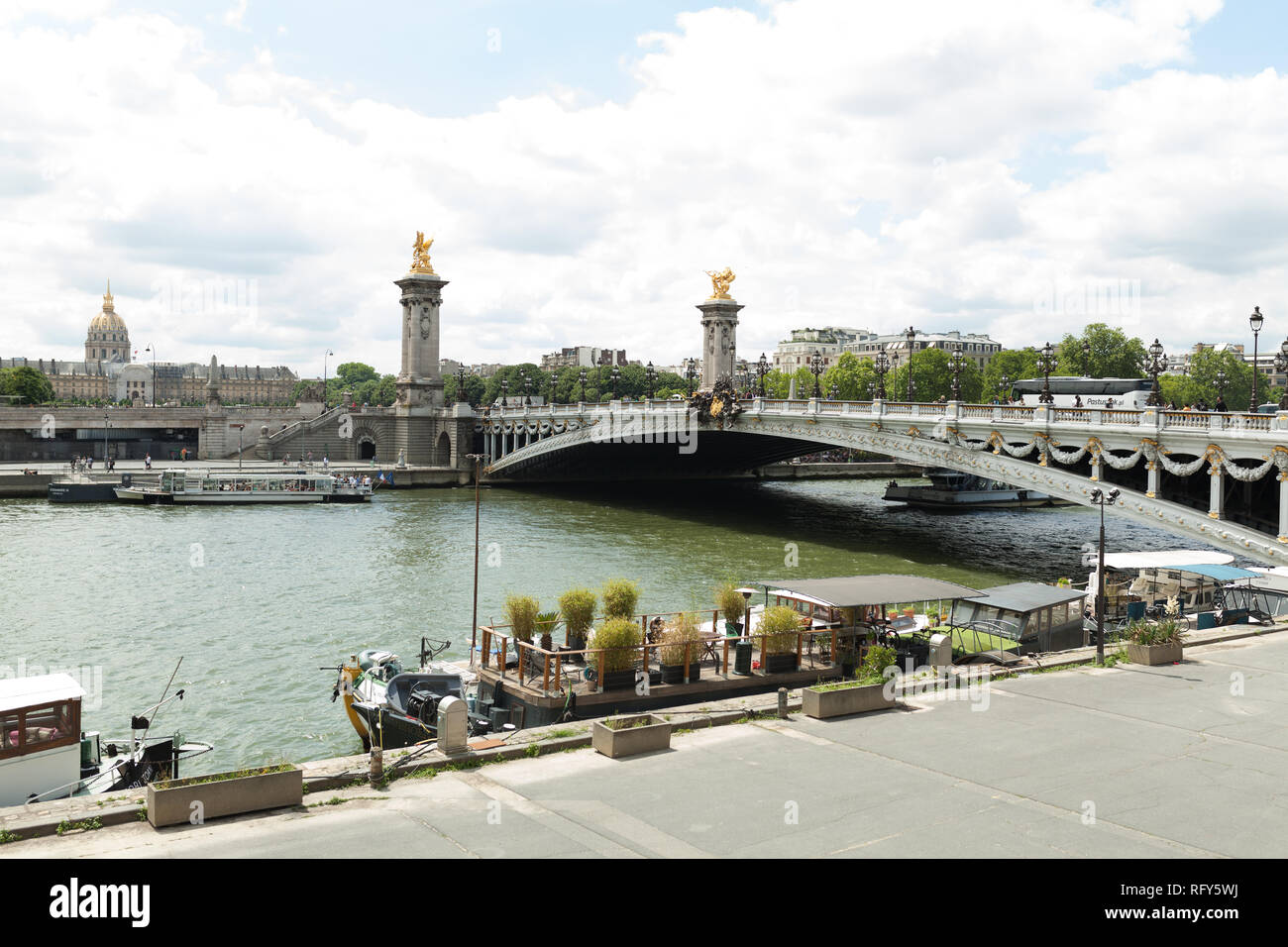 PARIS France 02 Juin 2018 : le Pont Alexandre III plus bridgeThe extravagant très orné, pont de Paris. Banque D'Images
