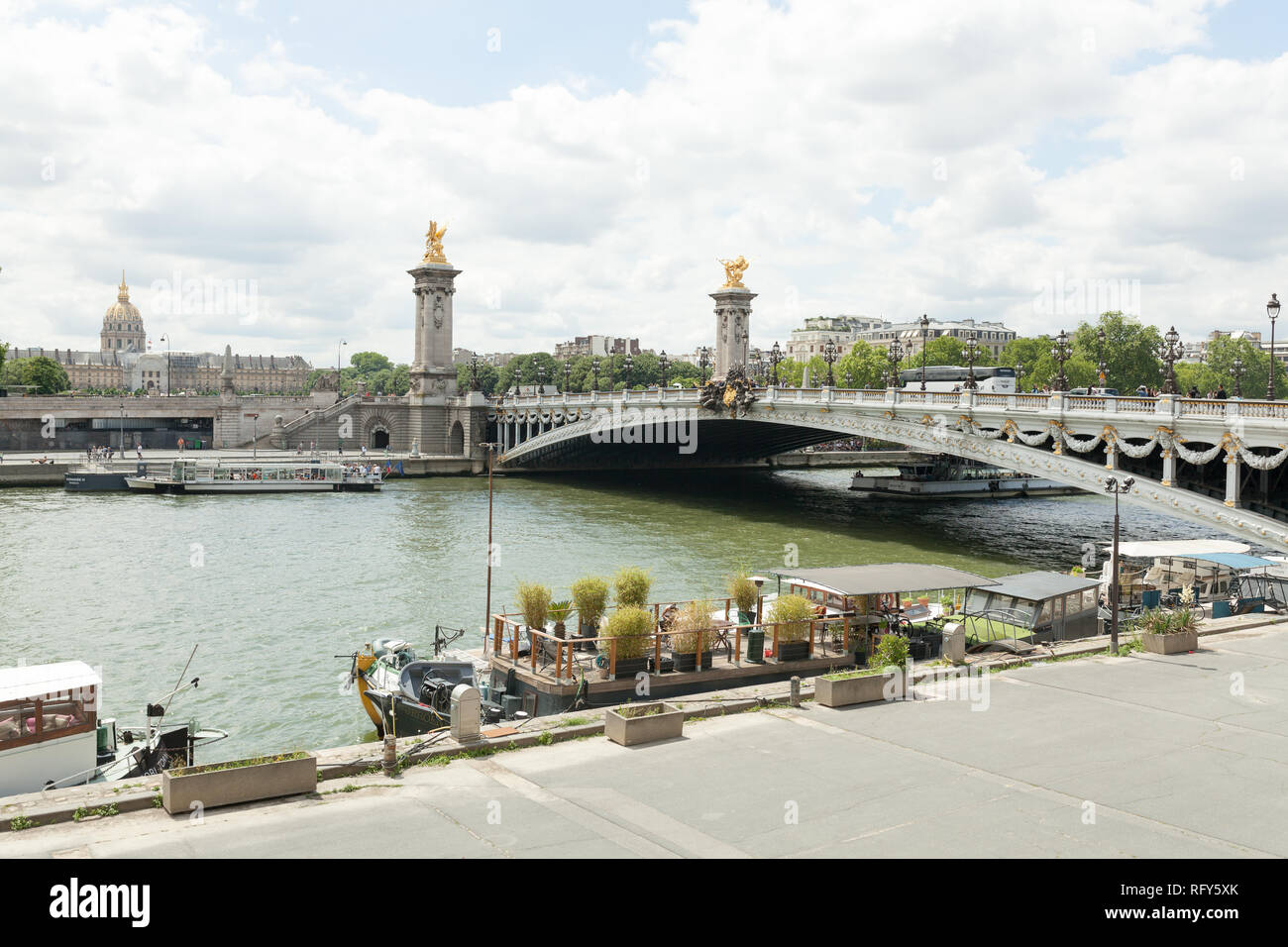 PARIS France 02 Juin 2018 : le Pont Alexandre III plus bridgeThe extravagant très orné, pont de Paris. Banque D'Images