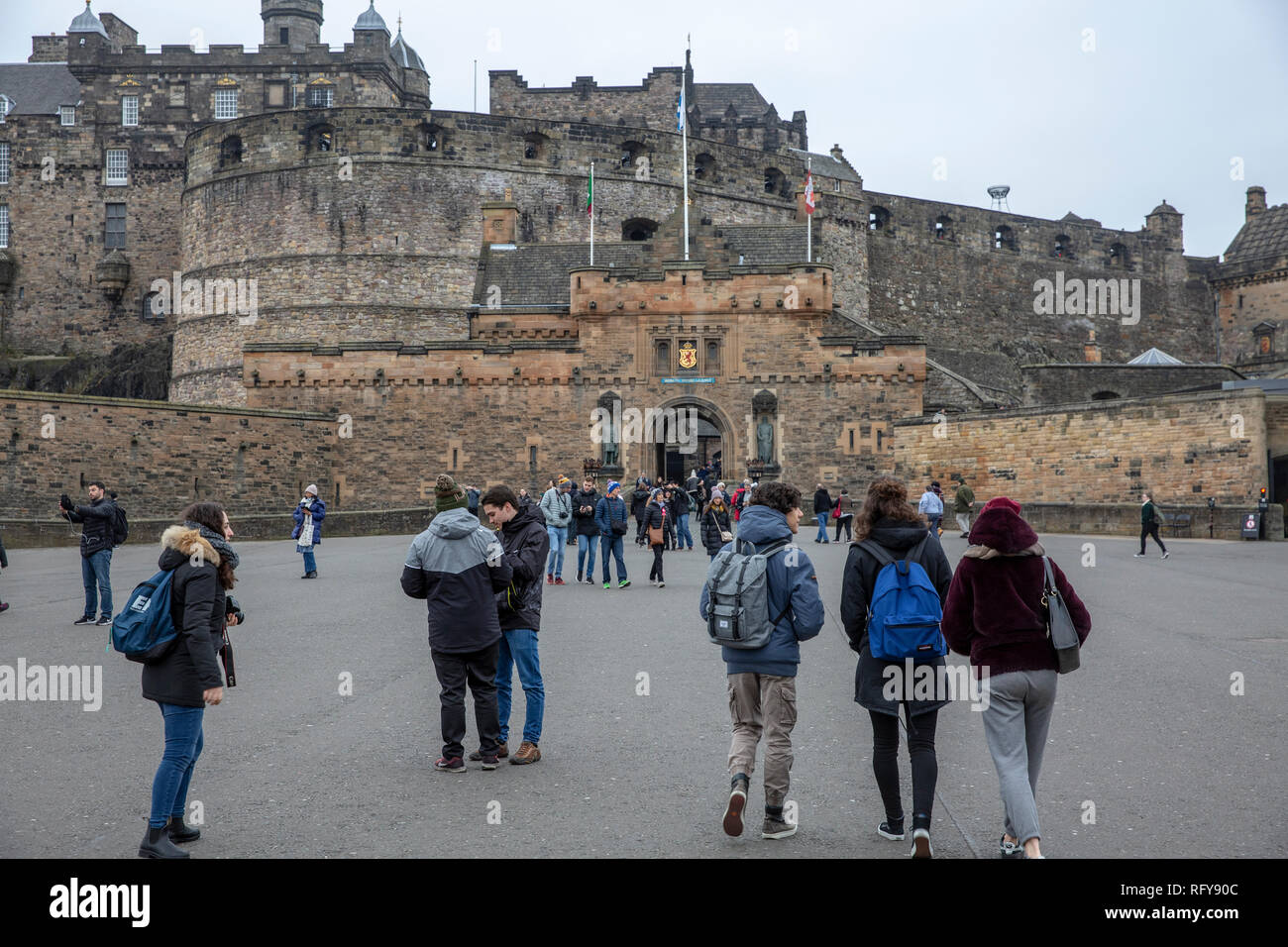 Le château d'Édimbourg à la ville d'Edimbourg en Ecosse sur une journée l'hiver Banque D'Images