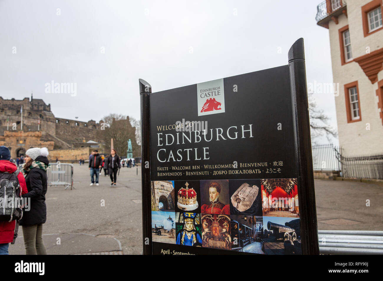 Le château d'Édimbourg à la ville d'Edimbourg en Ecosse sur une journée l'hiver Banque D'Images