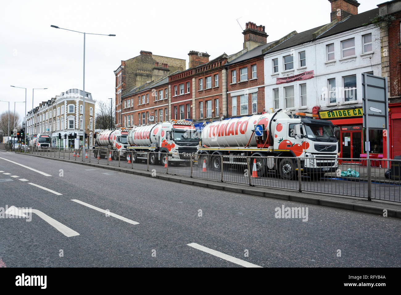 Plant de tomate tankers sur un travail de nettoyage vidange à Brentford, SW London, UK Banque D'Images