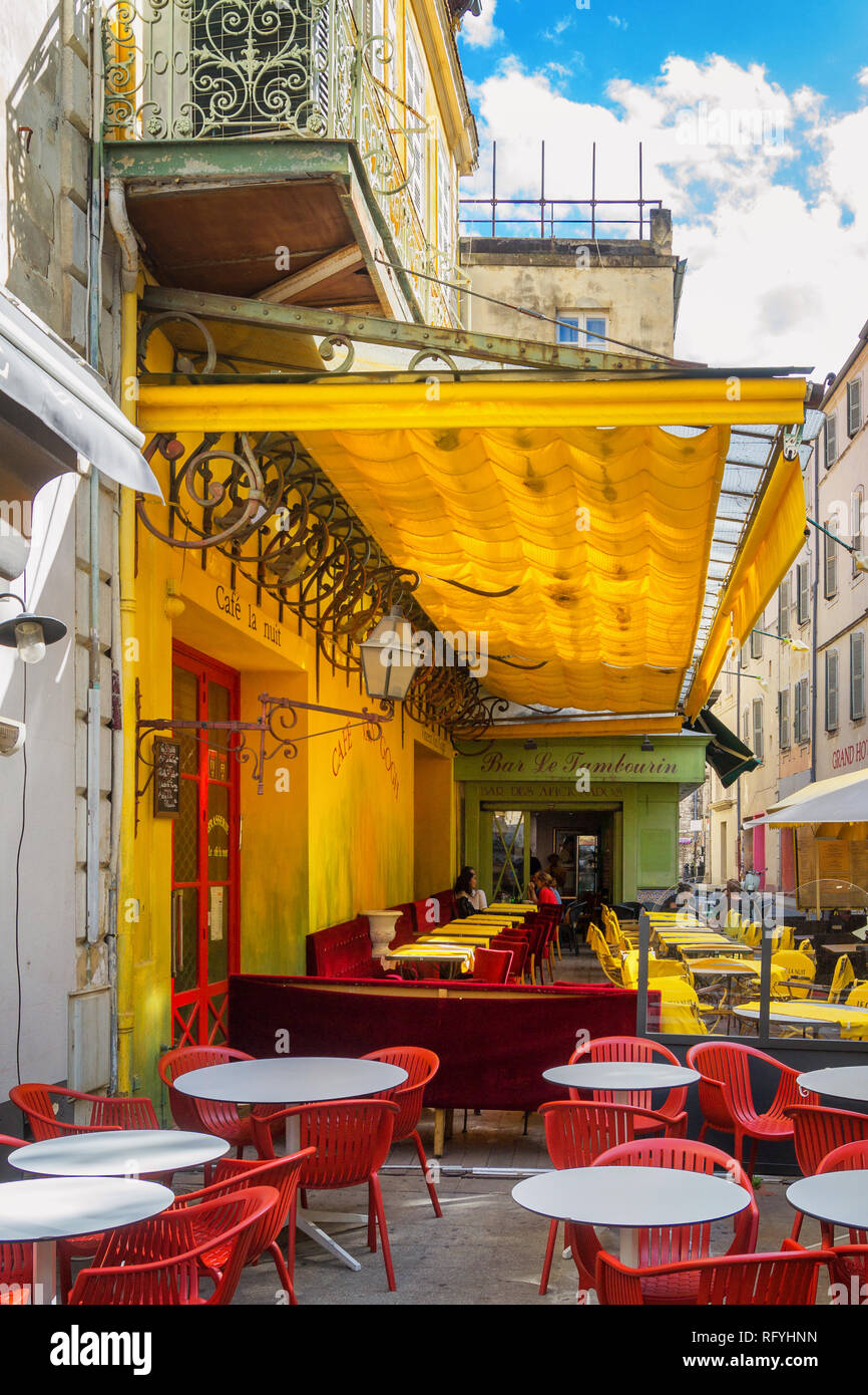 Arles, France - 2 septembre 2017 : Cafe Van Gogh à Place du Forum à Arles Banque D'Images