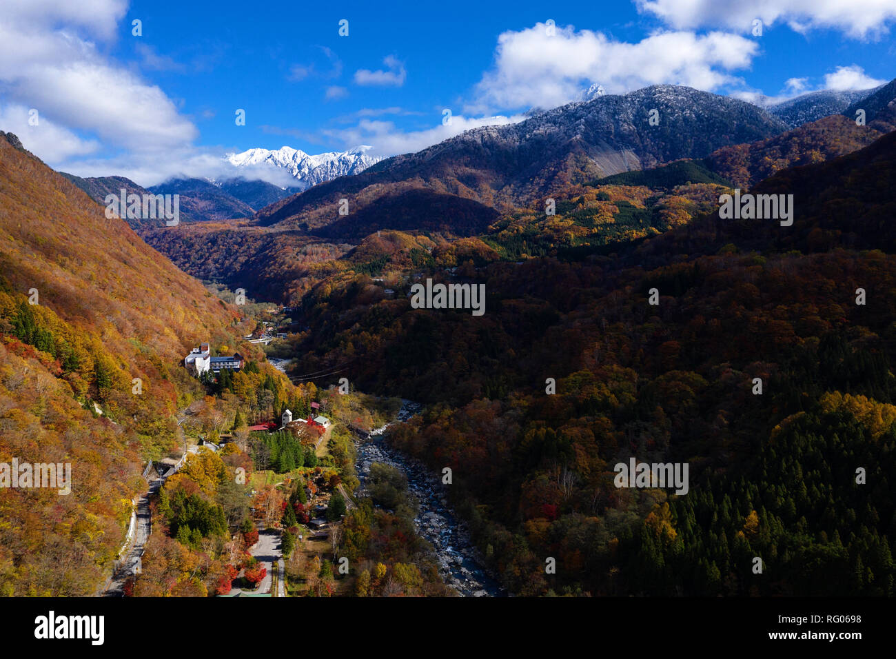 Valley au Japon Alpes Banque D'Images