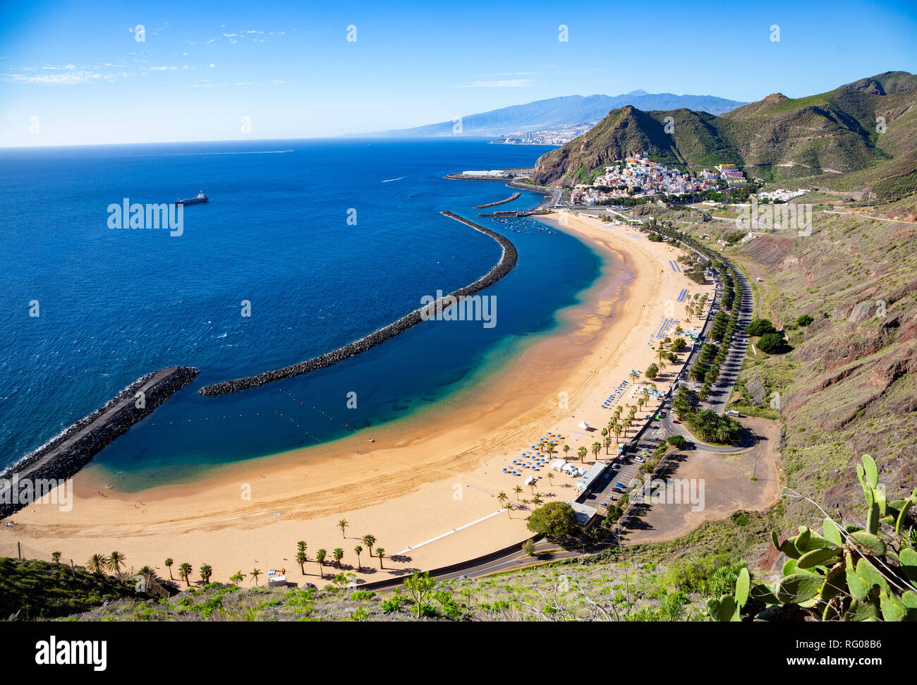 Vue de la plage de Las Teresitas, Tenerife, Espagne Photo Stock - Alamy