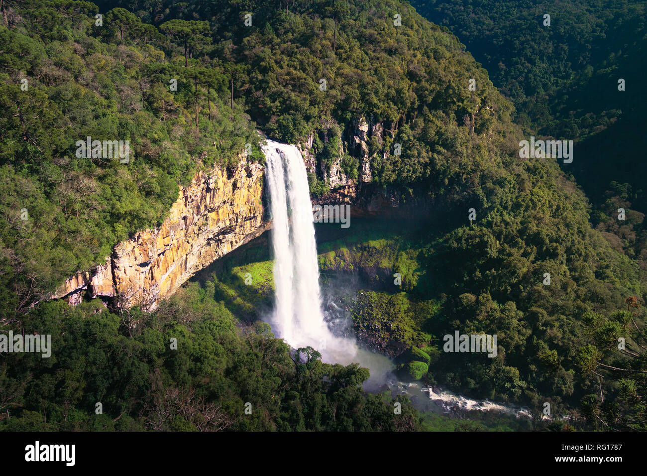 Vue aérienne de Caracol Waterfall - Canela, Rio Grande do Sul, Brésil Banque D'Images