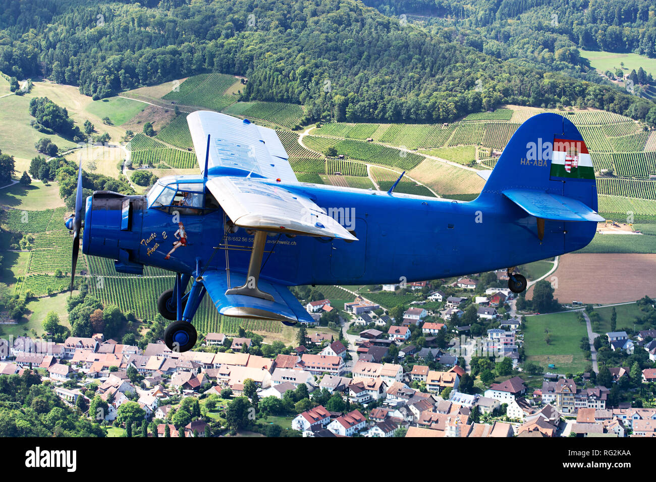 Des photos prises sur un vol de Birrfeld. La photo montre l'Antanov UN-2-TD, avec l'enregistrement HA-ABA, volant à côté de nous. Lupfig Banque D'Images