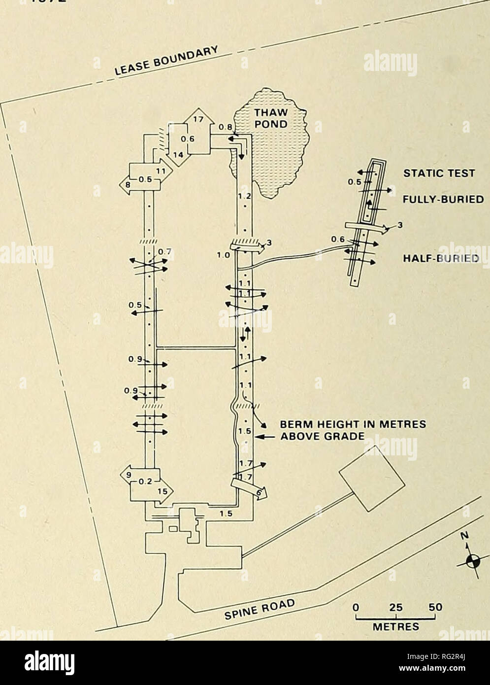 . La Canadian field-naturaliste. La figure 3. Diagramme schématique illustrant les itinéraires de Caribou impliqués dans 10 épisodes rencontre pipeline, du 23 juillet au 2 août 1971. Les itinéraires détaillés sont présentés pour illustrer l'évitement des plus élevé (1,7 m) dans les bermes du privé et des piscines d'eau dans les cratères de subsidence dans le nord-ouest du secteur. que de comprendre un caribou- ment limiter topographiques" à proximité de l'aire d'étude (1974) de l'enfant. Ces domaines ont été récupérés par l'ajout d'topsoii en avril 1972, de façon à ce que le Caribou alors utilisé les domaines régulièrement (figure 4). La plupart des caribous semble garder de poteaux de déviation Banque D'Images