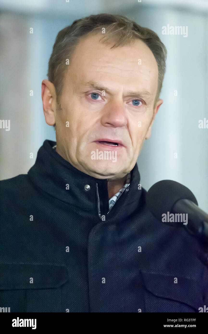 Donald Tusk, Président du Conseil européen, au cours de l'mouring à Gdansk, en Pologne, après Gdansk Pawel Adamowicz Maire poignardé sur scène hier à Banque D'Images
