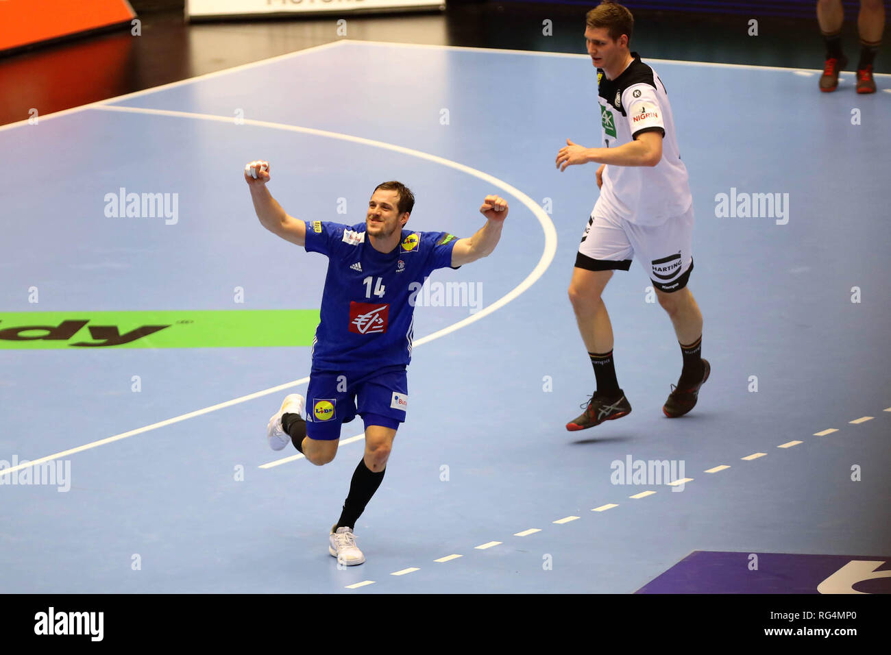 Herning, Danemark. 27 janvier 2019.Kentin Mahé (France) et Tim Suton (Allemagne) au cours de l'IHF Championnat du monde masculin 2019, final round match de hand entre l'Allemagne et la France le 27 janvier 2019 à Jyske Bank Boxen à Herning, Danemark - Photo Laurent Lairys / MAXPPP Crédit : Laurent Locevaphotos Lairys/agence/Alamy Live News Banque D'Images