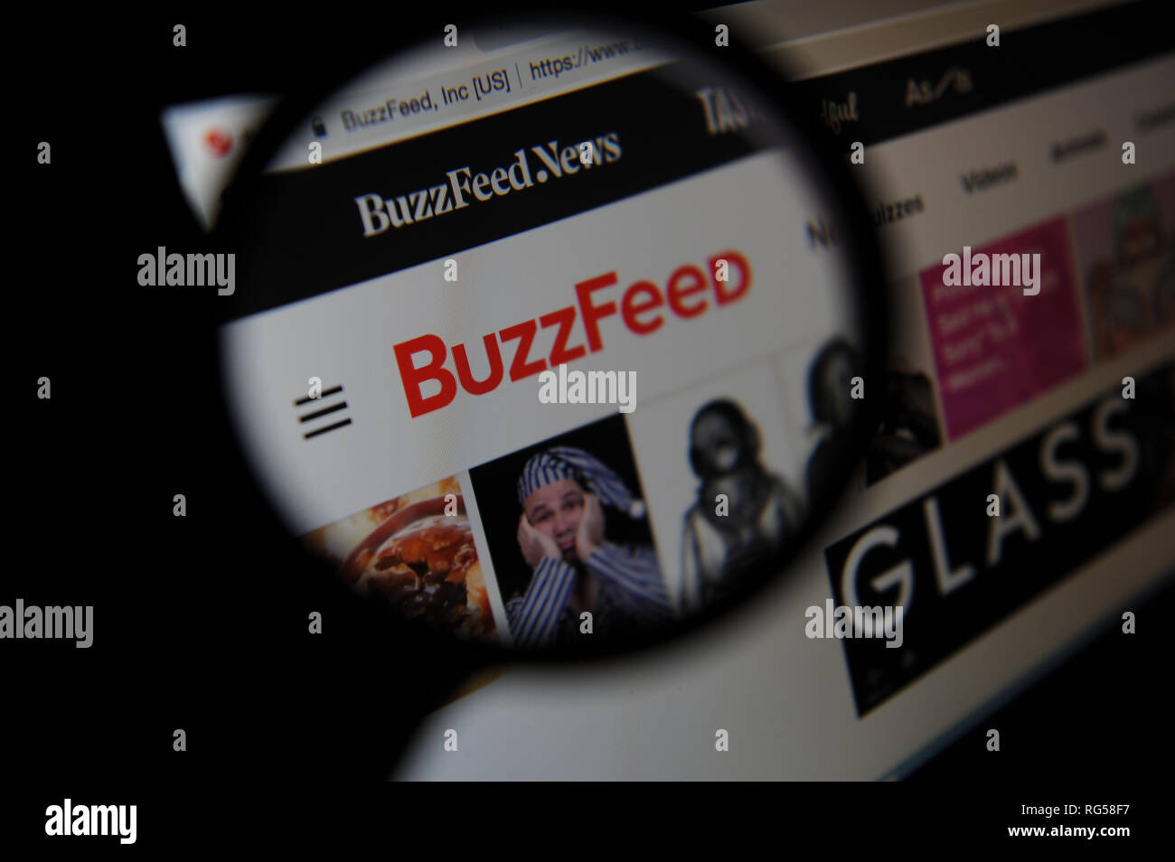 Le site Buzzfeed vu sur un ordinateur Banque D'Images