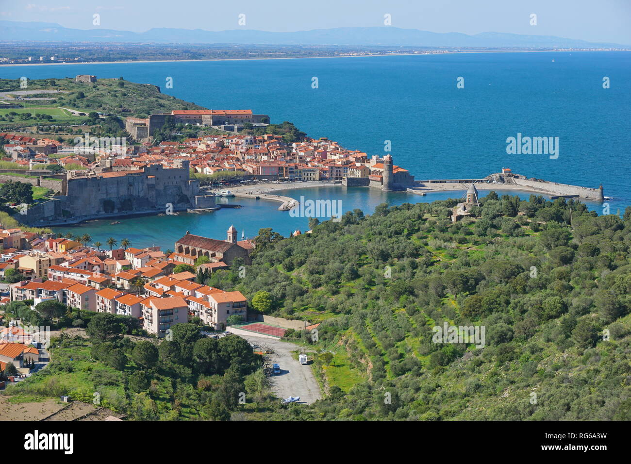 France Collioure belle village méditerranéen, au bord de la mer, Roussillon, Pyrénées Orientales Banque D'Images