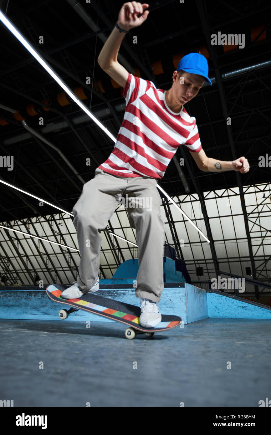 Skateboarder qualifiés Banque D'Images