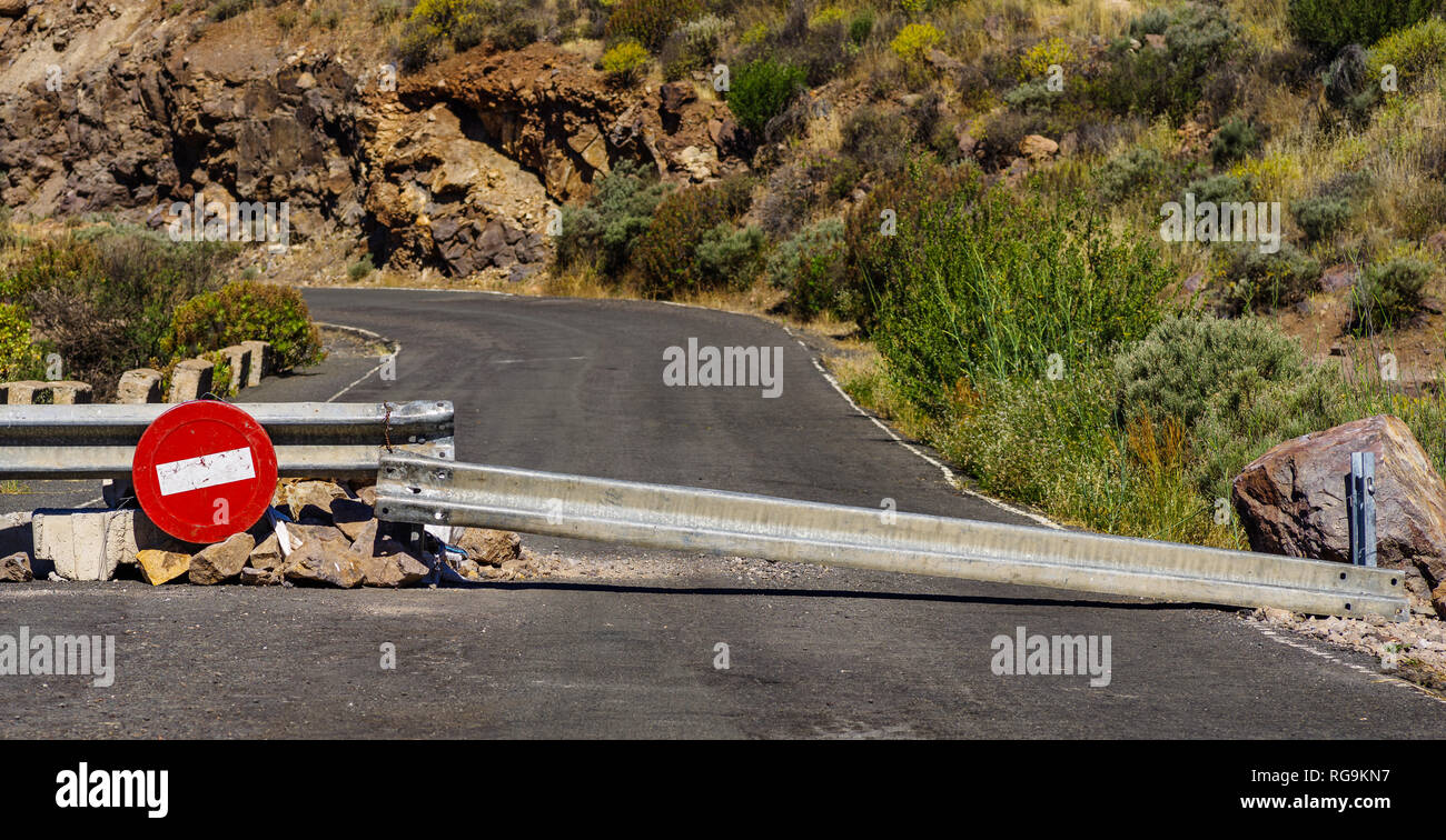 Route fermée dans les montagnes de Gran Canaria Banque D'Images