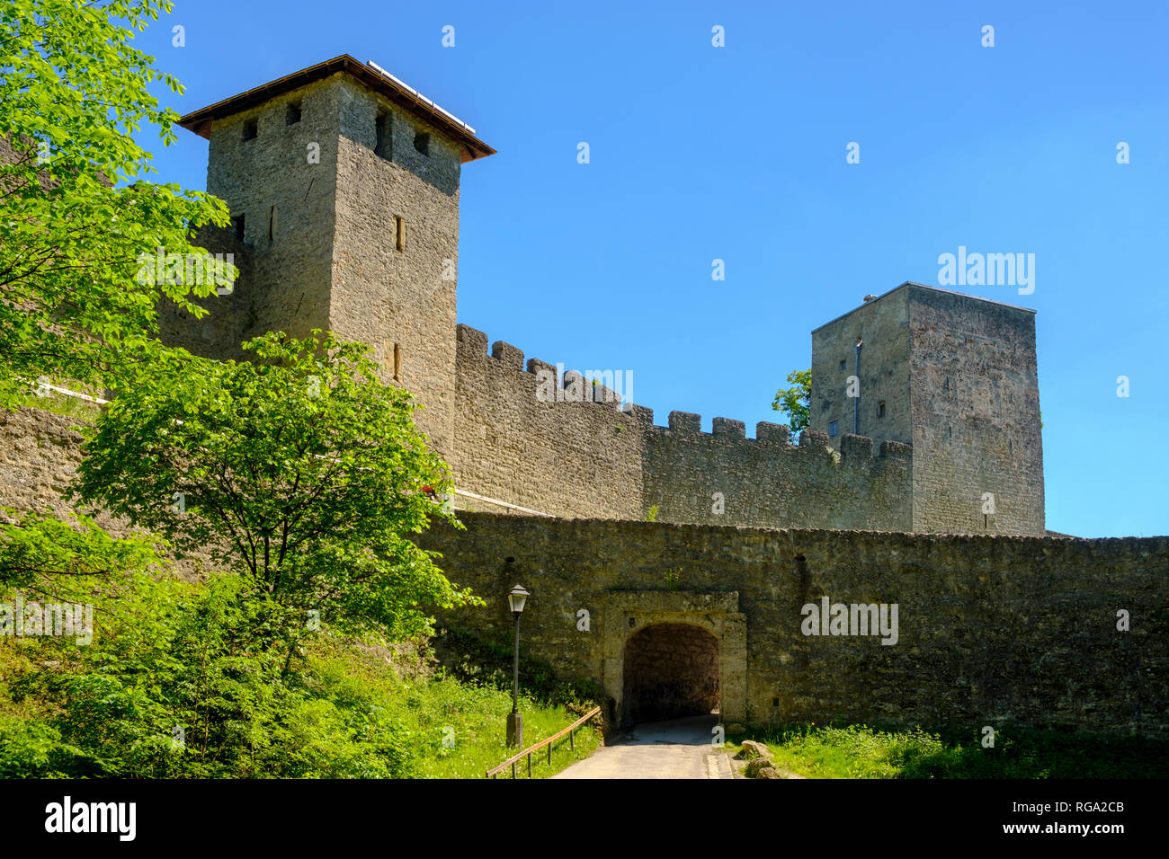 L'Autriche, l'état de Salzbourg, Salzbourg, Moenchsberg, mur de la ville et tours Banque D'Images
