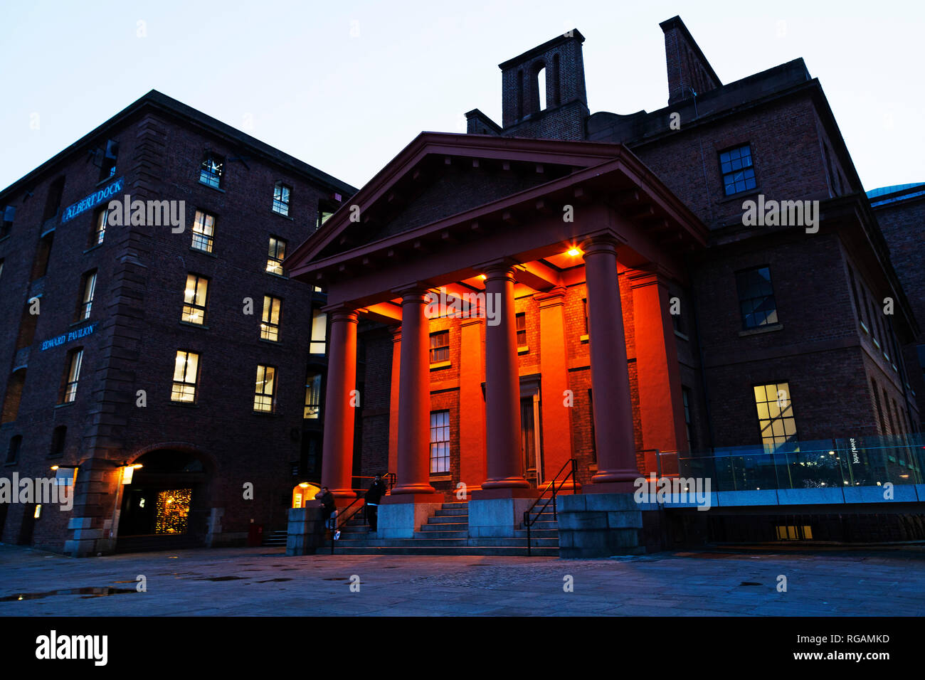 L'Office de la circulation routière de l'Albert Dock de Liverpool, en Angleterre. Le bâtiment est un bâtiment classé. Banque D'Images