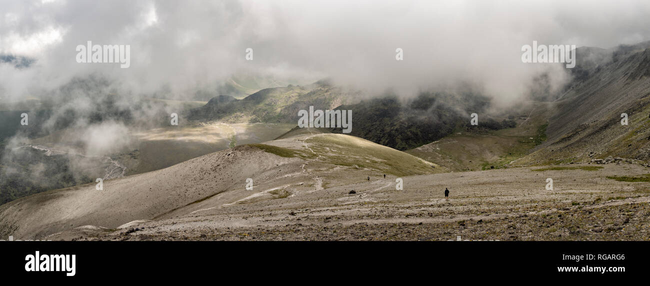 La Russie, du Caucase, d'alpinistes de la randonnée dans la région de Baksan Valley Banque D'Images