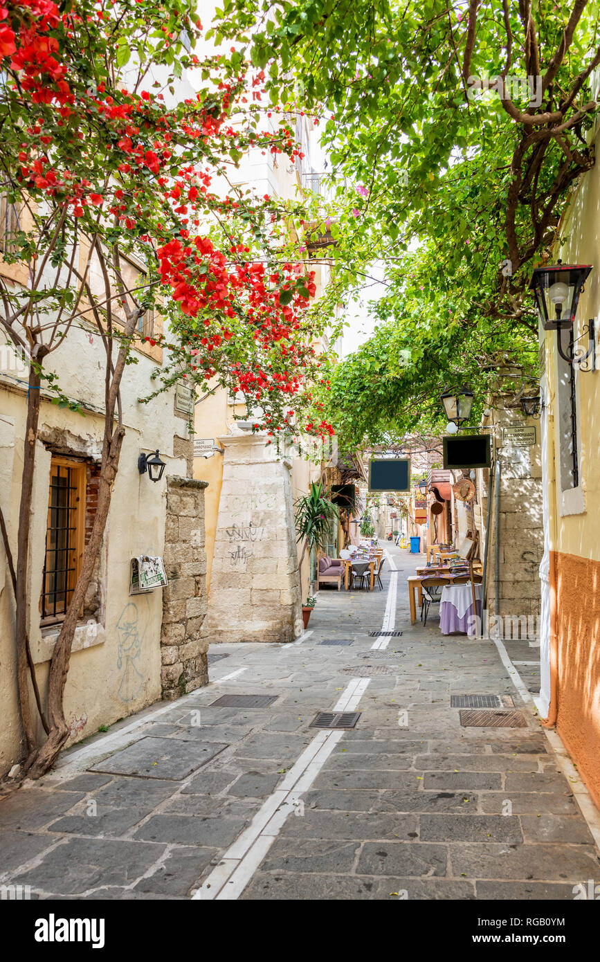 Rue piétonne, dans la vieille ville de Réthymnon, en Crète, Grèce Banque D'Images